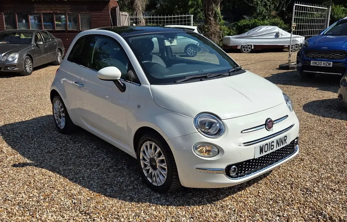 Used Fiat 500 Lounge 69 HP (50 kW) 2016 White Hatchback