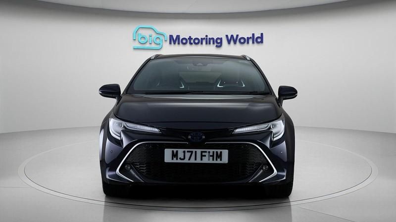 Used Toyota Corolla 184 HP (135 kW) 2021 Blue Estate