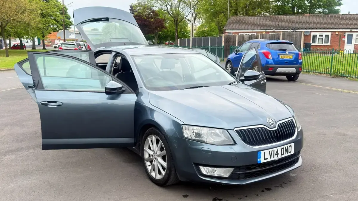 Used Skoda Octavia Elegance 110 HP (80 kW) 2014 Grey Estate