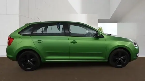 Used Skoda Rapid SE 90 HP (66 kW) 2016 Green Hatchback