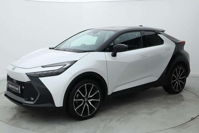 Used Toyota C-HR Sport 220 HP (161 kW) 2024 White SUV
