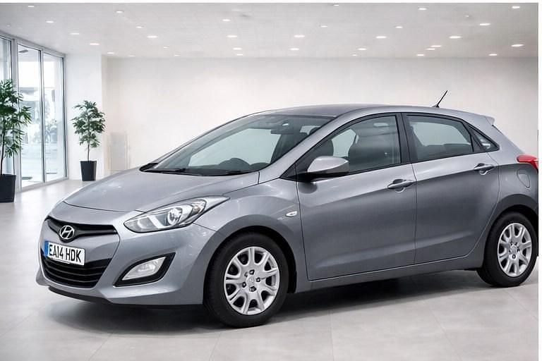 Used Hyundai i30 Classic 100 HP (73 kW) 2014 Grey Hatchback