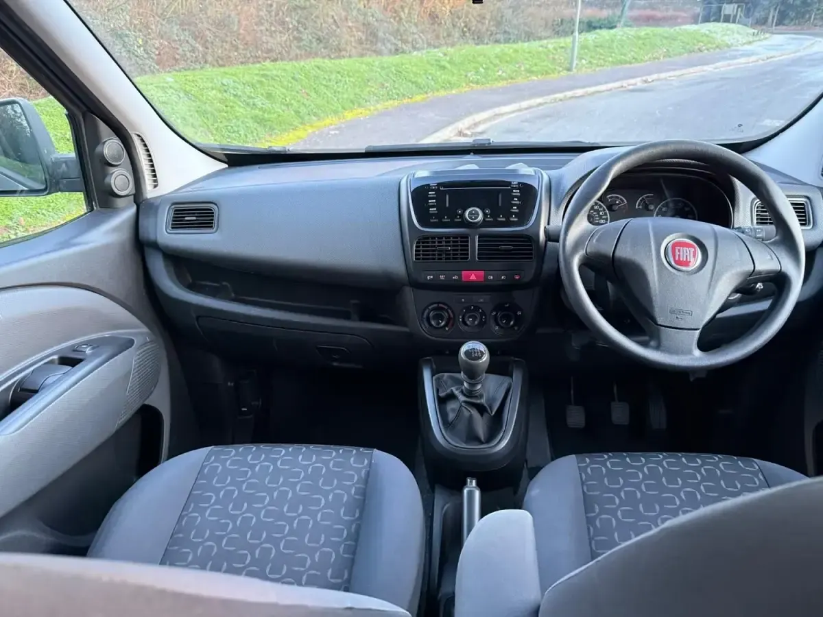 Używany Fiat Doblò 105 KM (77 kW) 2013 Szary Minivan
