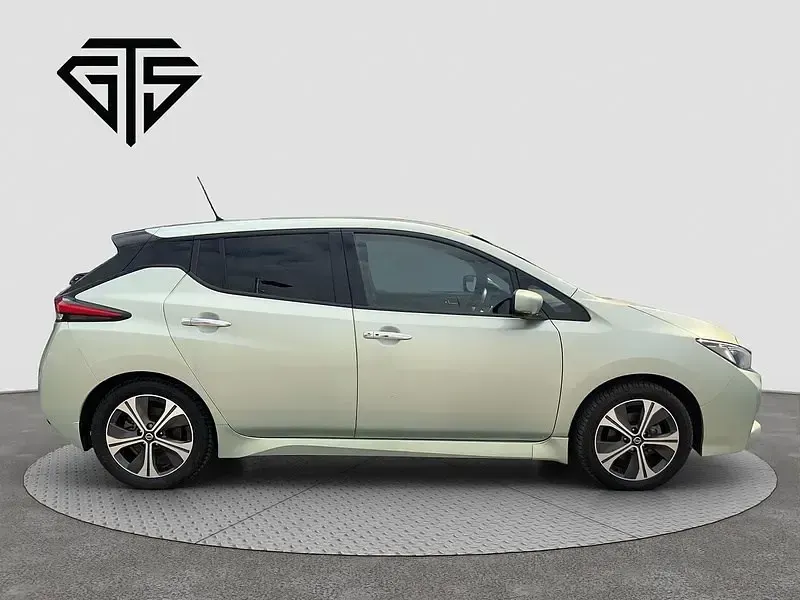 Gebraucht Nissan Leaf 110 kW (150 PS) 2018 Silber Kleinwagen