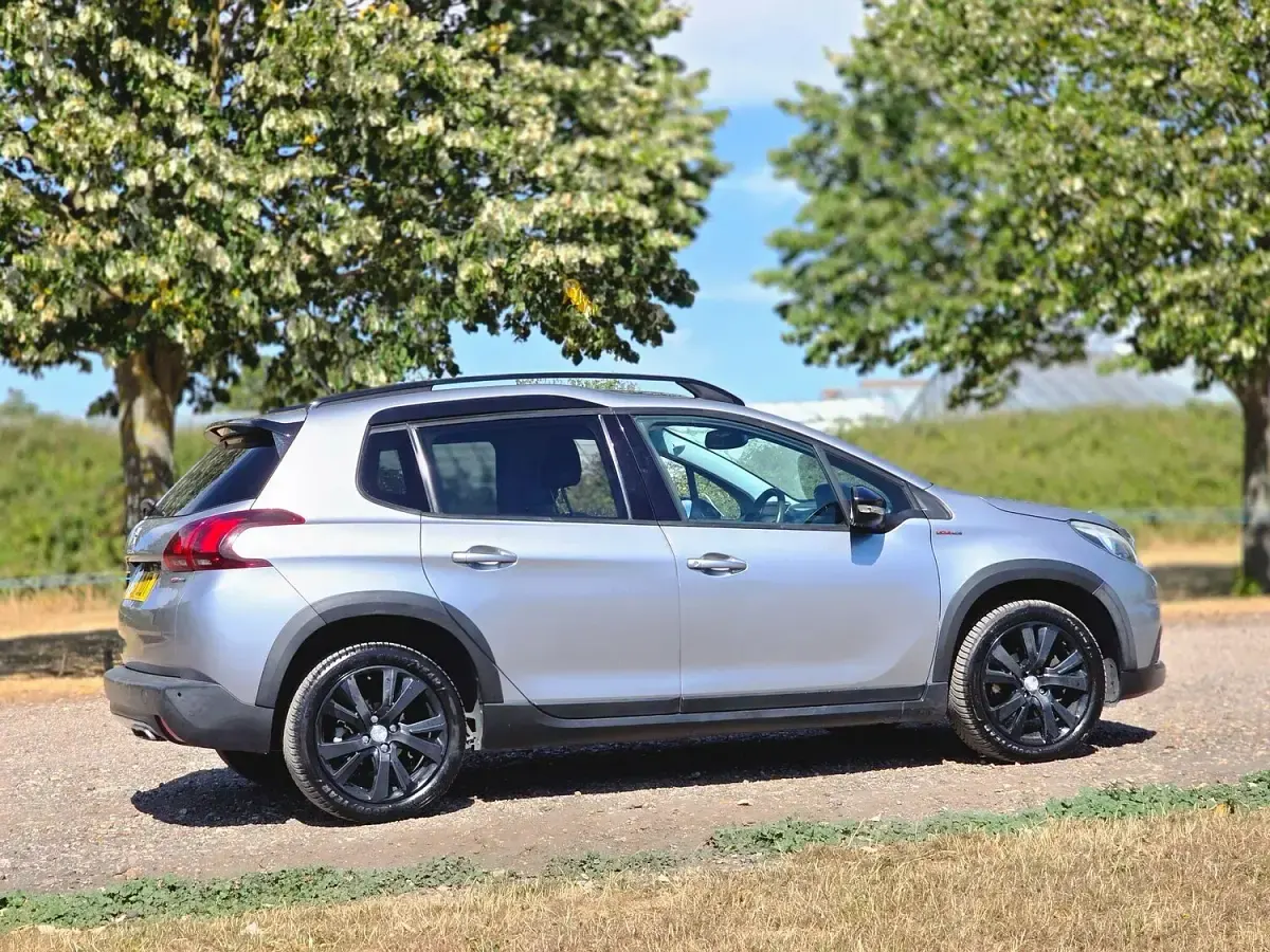 Used Peugeot 2008 GT-line 82 HP (60 kW) 2017 Grey SUV