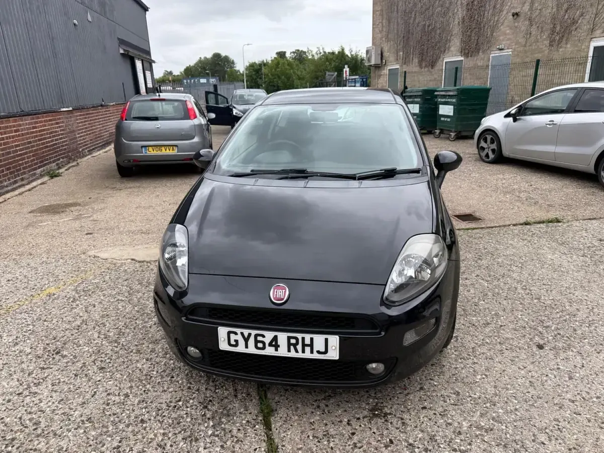Used Fiat Punto Easy 69 HP (50 kW) 2014 Black Hatchback
