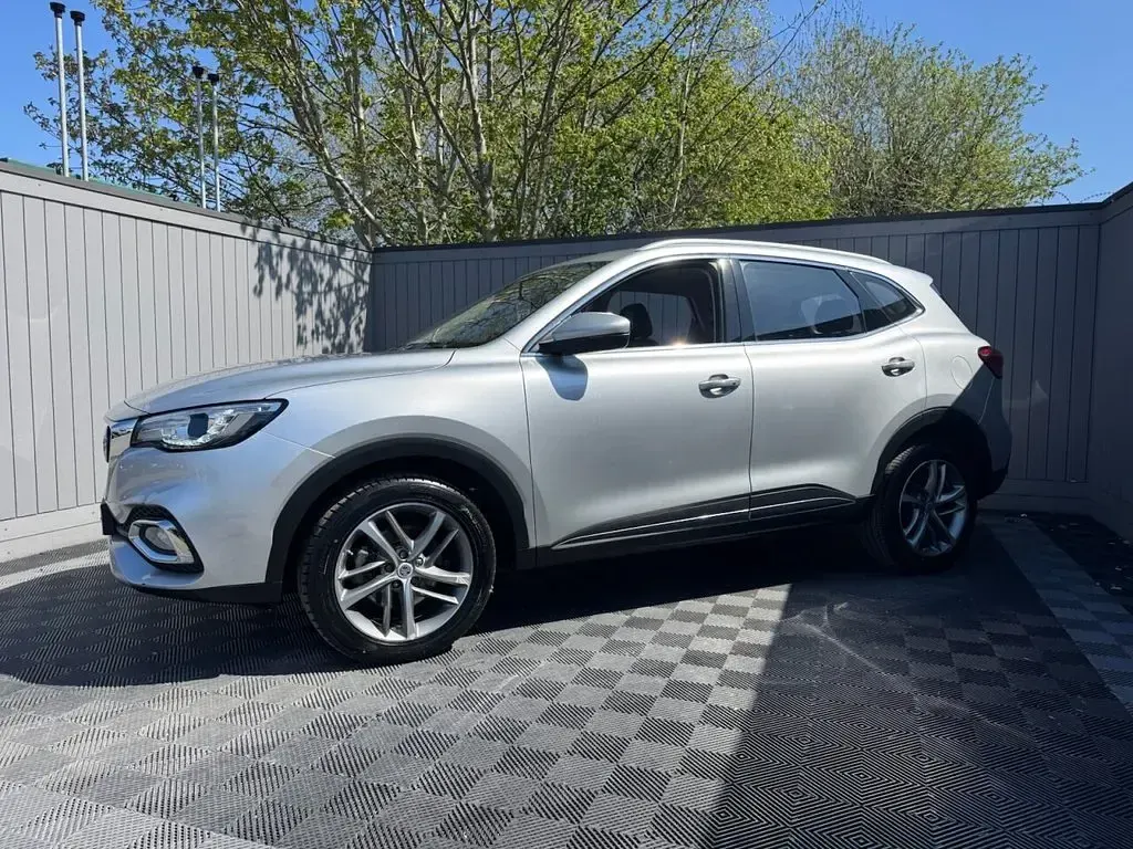 Used MG HS Excite 162 HP (119 kW) 2023 Silver SUV