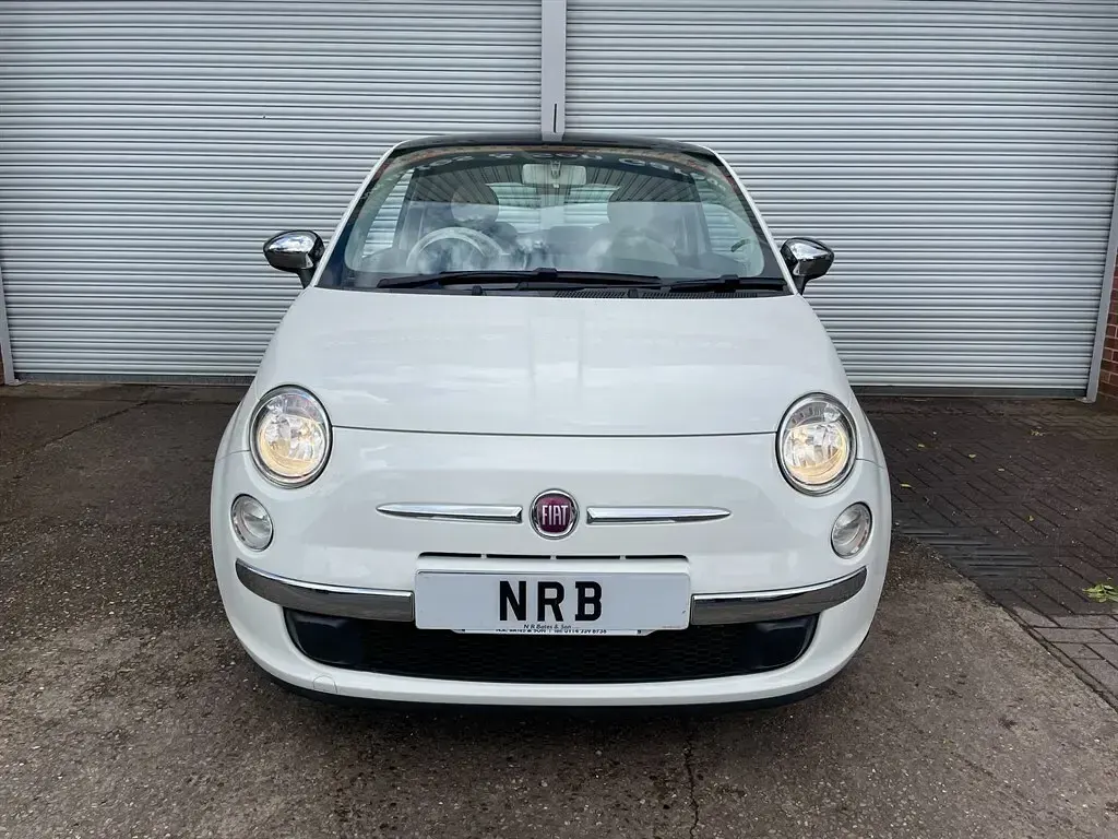 Used Fiat 500 Lounge 69 HP (50 kW) 2014 White Hatchback