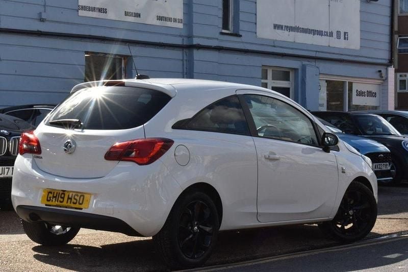 Used Vauxhall Corsa 75 HP (55 kW) 2019 White Hatchback
