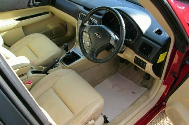 Begagnad Subaru Forester 2006 SUV
