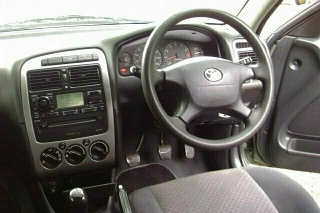 Used Toyota Avensis 127 HP (93 kW) 2003 Hatchback