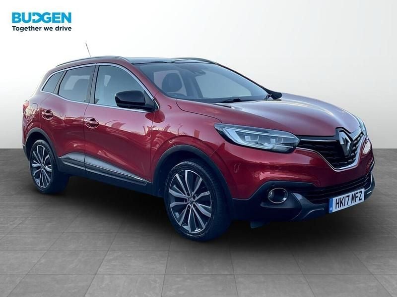 Red Used 2017 Renault Kadjar Signature SUV | £8,800 (Fair price) - Image 1/4