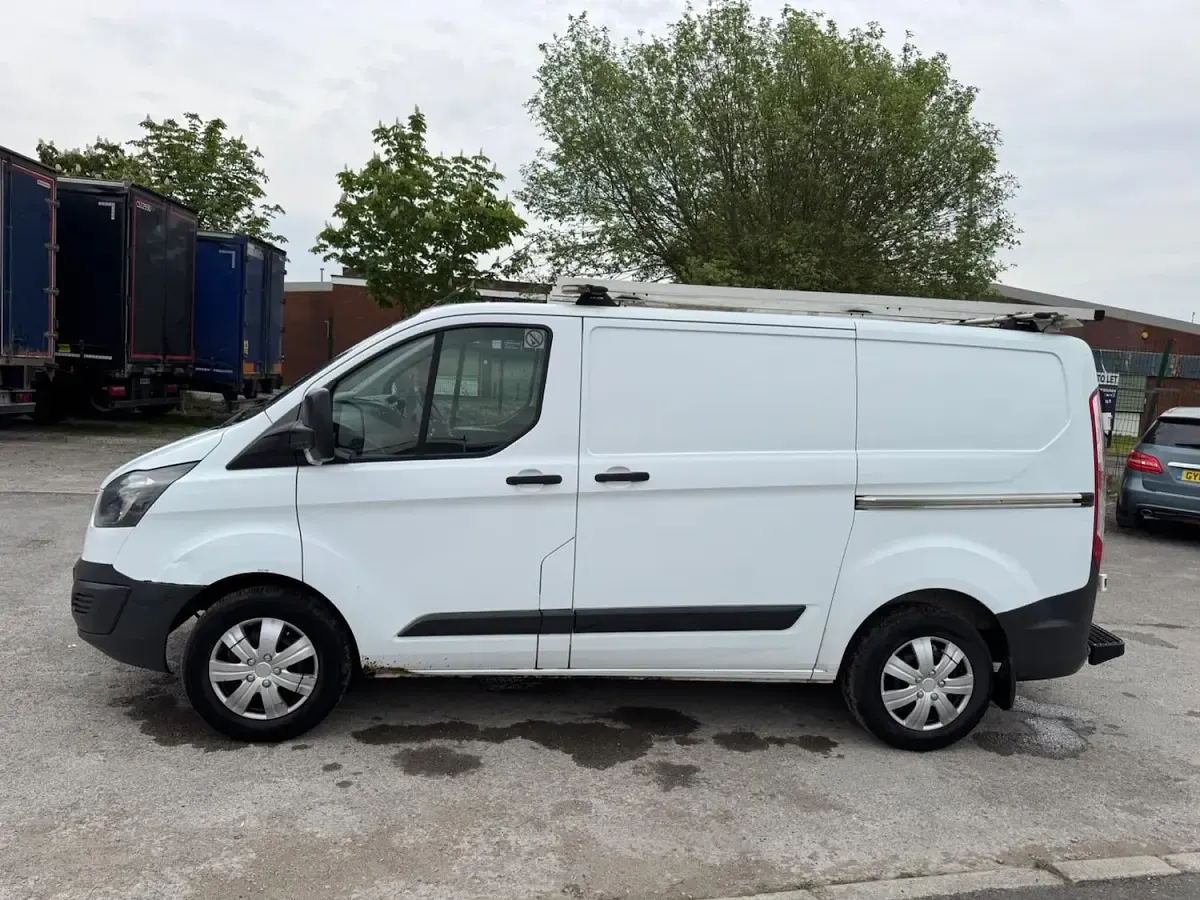 Used Ford Transit Custom 100 HP (73 kW) 2015 White Van