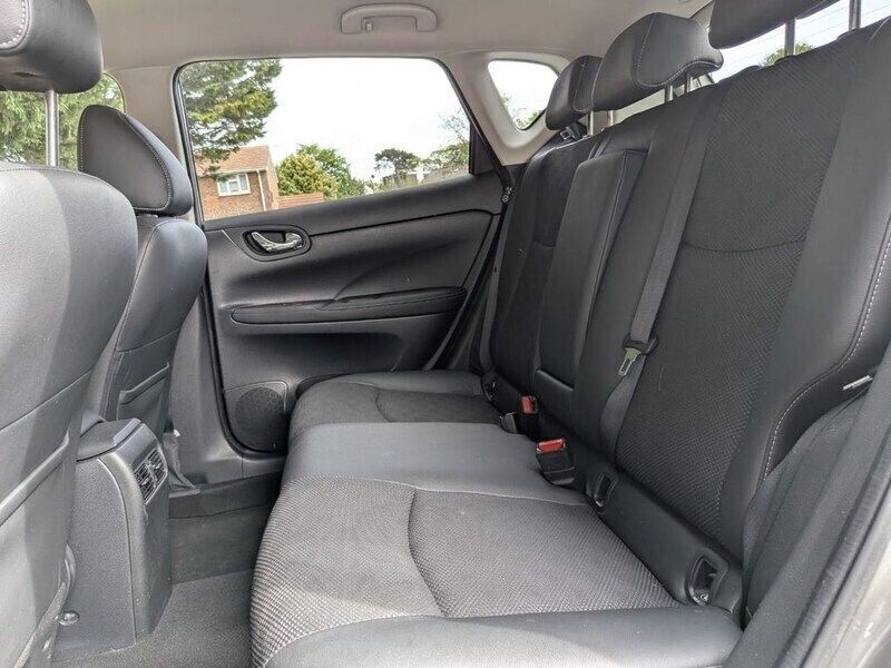 Grey Used 2017 Nissan Pulsar N-Connecta Hatchback | £6,995 (Good price) - Image 1/4