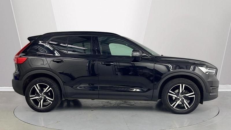 Begagnad Volvo XC40 R-Design 161 HK (118 kW) 2021 Svart SUV
