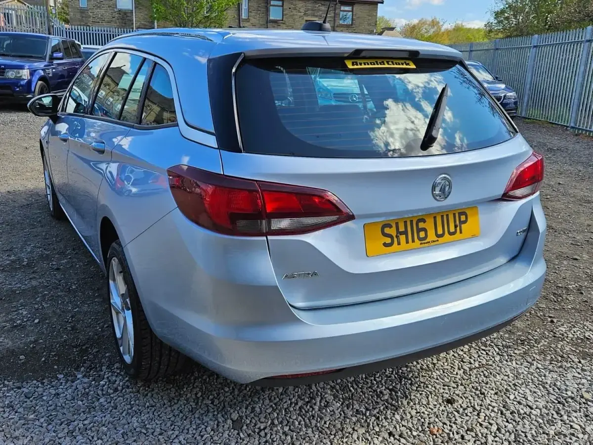 Second-hand Vauxhall Astra SRi 136 CP (100 kW) 2016 Argintiu Break