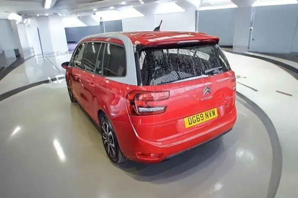 Used Citroën C4 SpaceTourer Feel 130 HP (95 kW) 2019 Red MPV