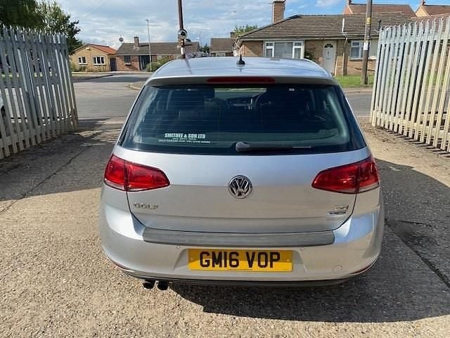 Used VW Golf VII Edition 125 HP (91 kW) 2016 Silver Hatchback
