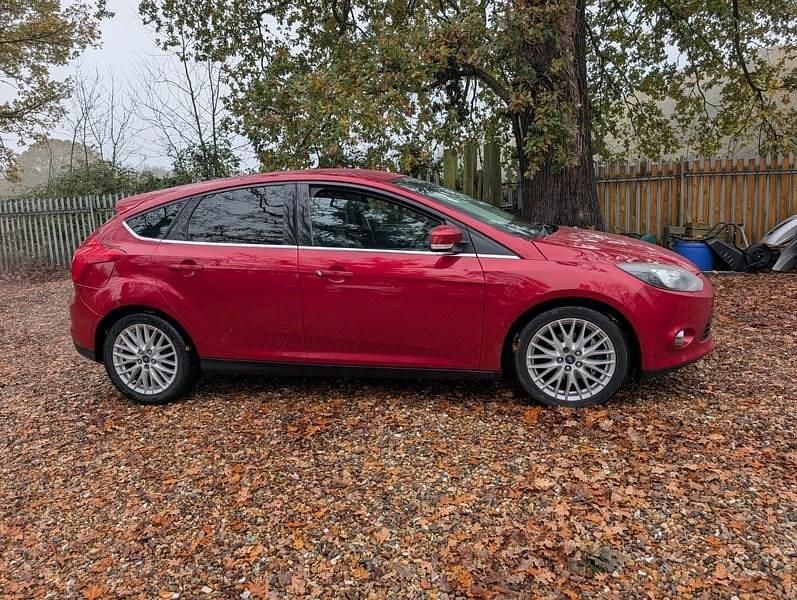 Used Ford Focus Zetec 2013 Red Hatchback