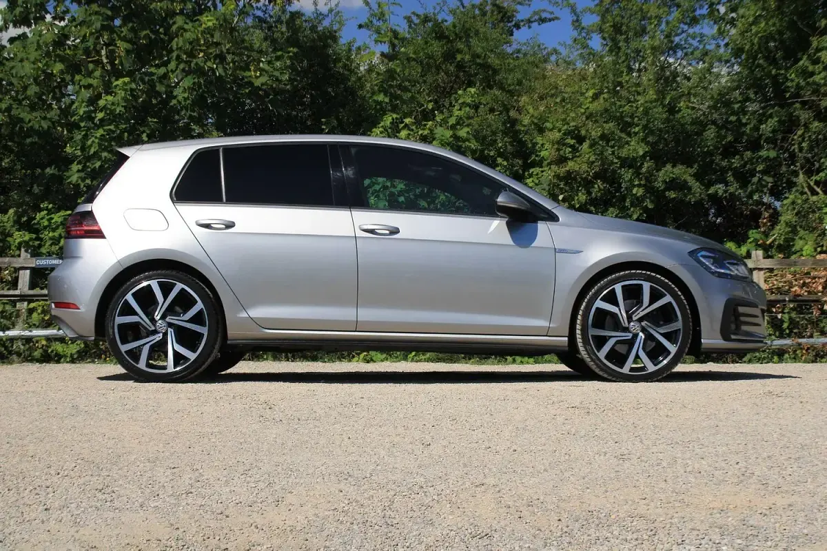 Used VW Golf VII GTD 184 HP (135 kW) 2019 Silver Hatchback
