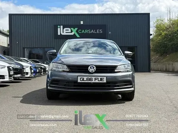 Begagnad VW Jetta S 2016 Grå Sedan
