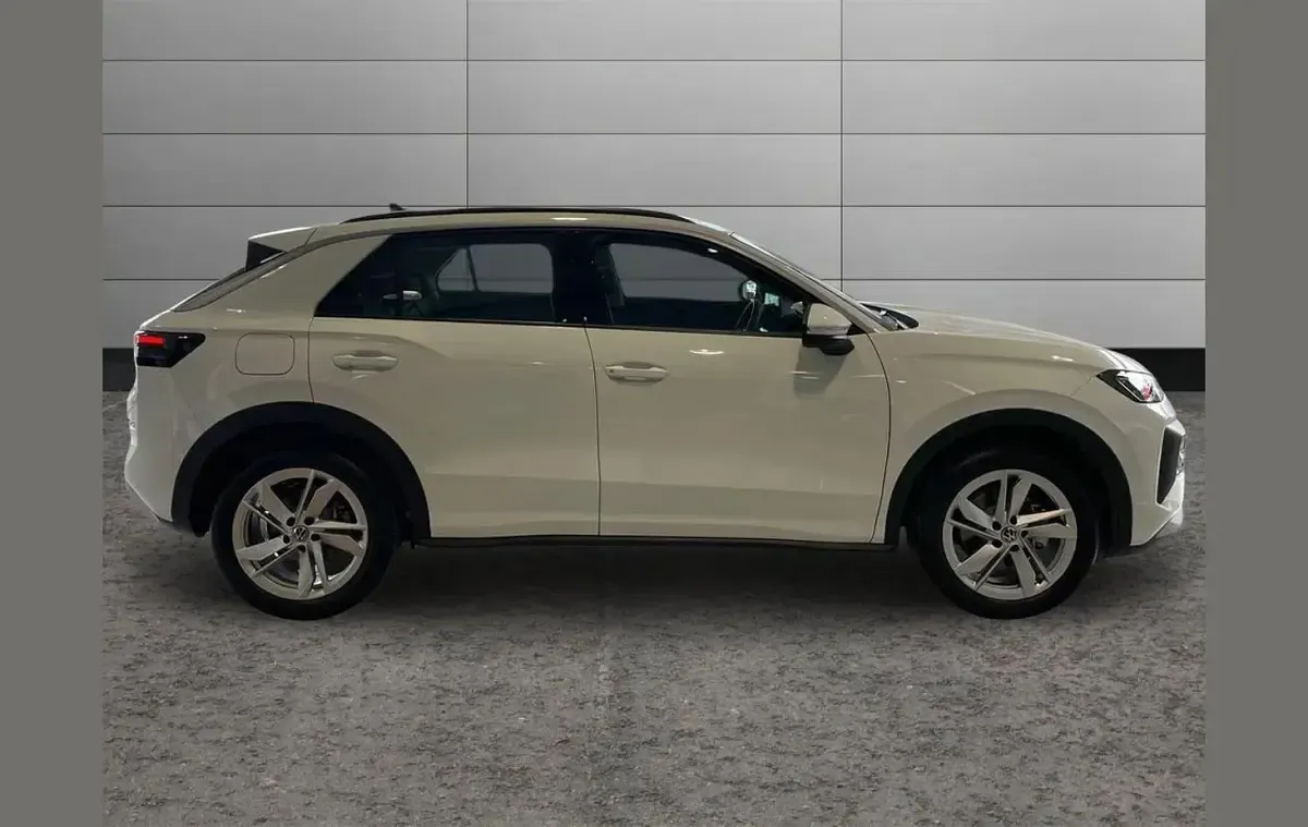 New VW T-Roc Life 113 HP (83 kW) 2026 White SUV