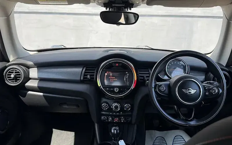 Used Mini Cooper Hatch 136 HP (100 kW) 2017 Hatchback