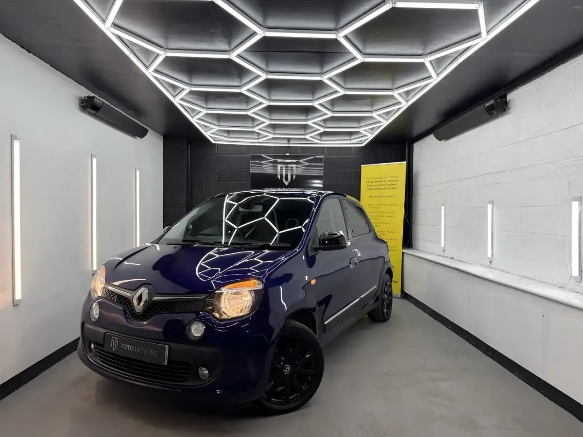 Used Renault Twingo Iconic 70 HP (51 kW) 2016 Purple Hatchback