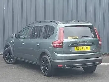Used Dacia Jogger Extreme 140 HP (102 kW) 2024 Green MPV