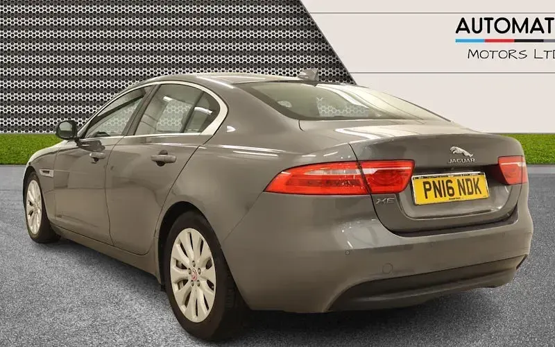 Used Jaguar XE Prestige 163 HP (119 kW) 2019 Sedan