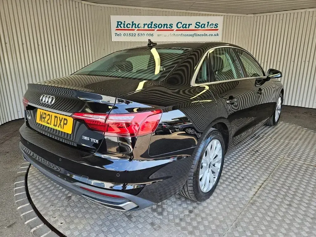 Used Audi A4 Comfort 163 HP (119 kW) 2021 Black Sedan