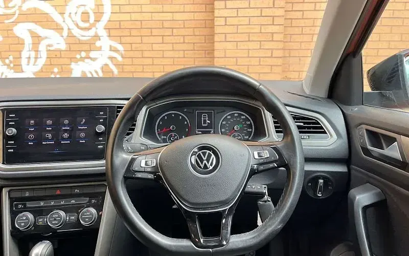 Used VW T-Roc SE 150 HP (110 kW) 2021 Orange SUV