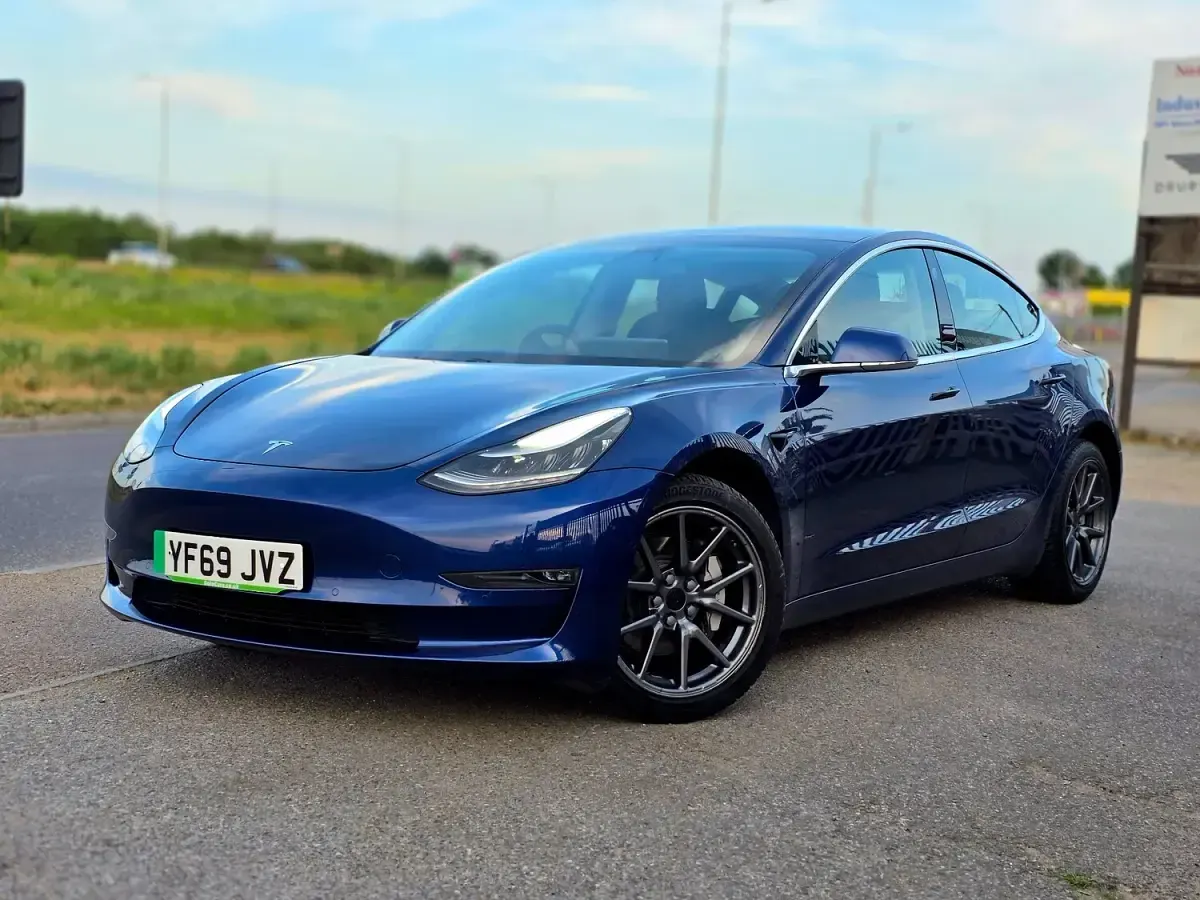 Used Tesla Model 3 Long Range AWD 366 kW (498 HP) 2019 Blue Sedan