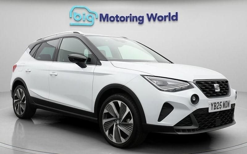 Used 2025 Seat Arona FR Sport SUV | £18,985 (Fair price) - Image 1/4