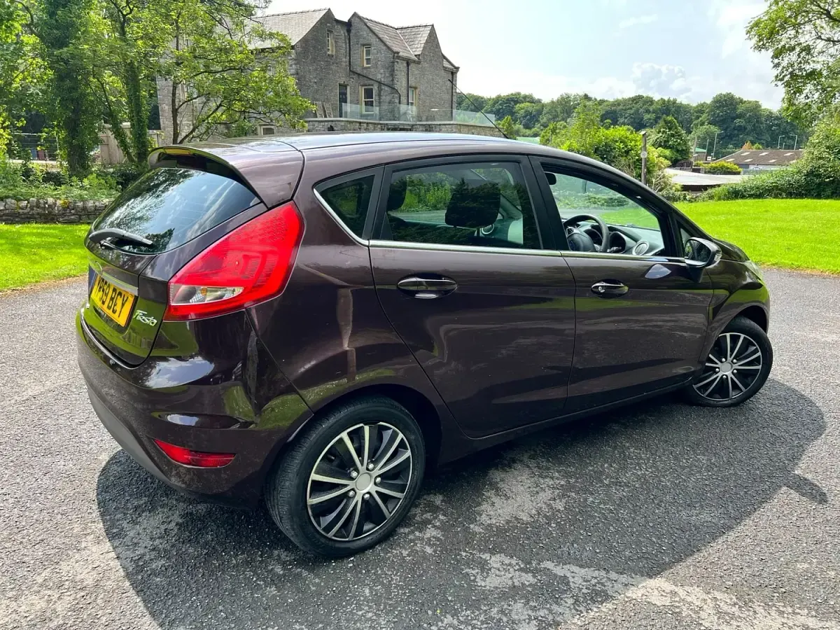 Used Ford Fiesta Zetec 96 HP (70 kW) 2009 Red Hatchback