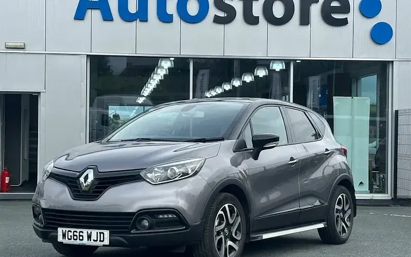 Used Renault Captur Dynamique 90 HP (66 kW) 2016 SUV