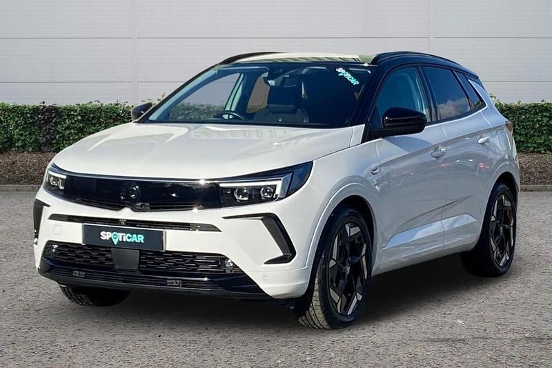 White Used 2023 Vauxhall Grandland X GSe SUV | £19,265 (Fair price) - Image 1/4