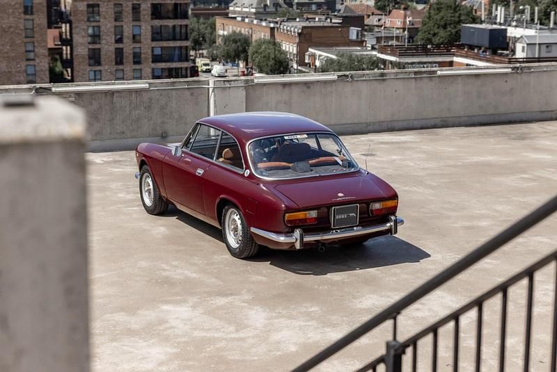 Used Alfa Romeo GTV 1973 Maroon