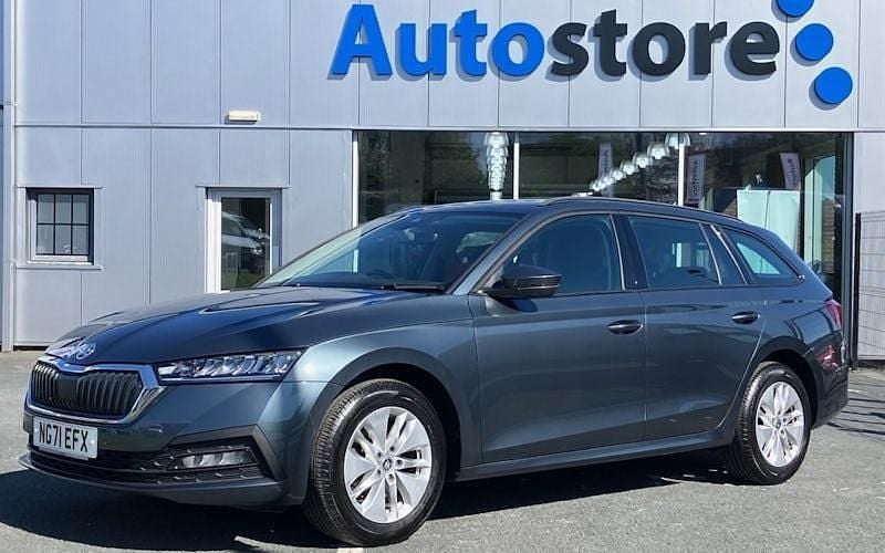 Usado Skoda Octavia SE Technology 110 CV (80 kW) 2023 Familiar