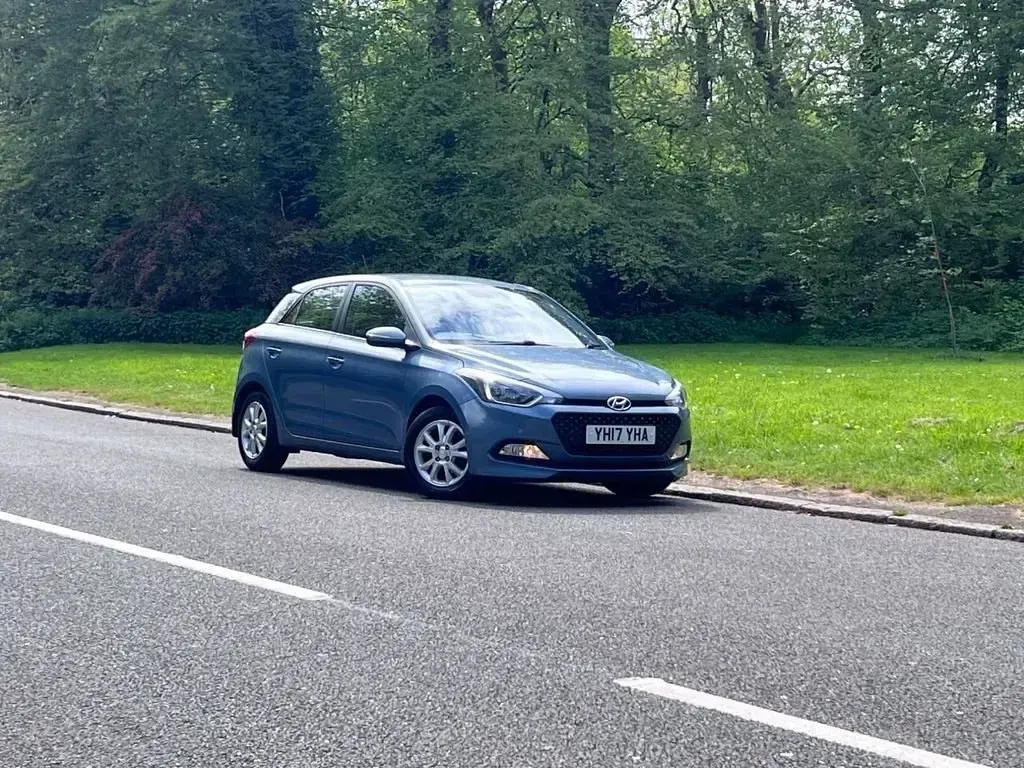 Używany Hyundai i20 SE 84 KM (61 kW) 2017 Niebieski Hatchback
