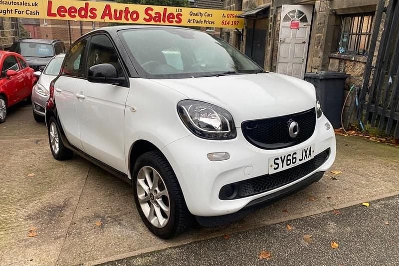 White Used 2016 Smart ForFour Passion Hatchback | £5,995 (Fair price) - Image 1/1