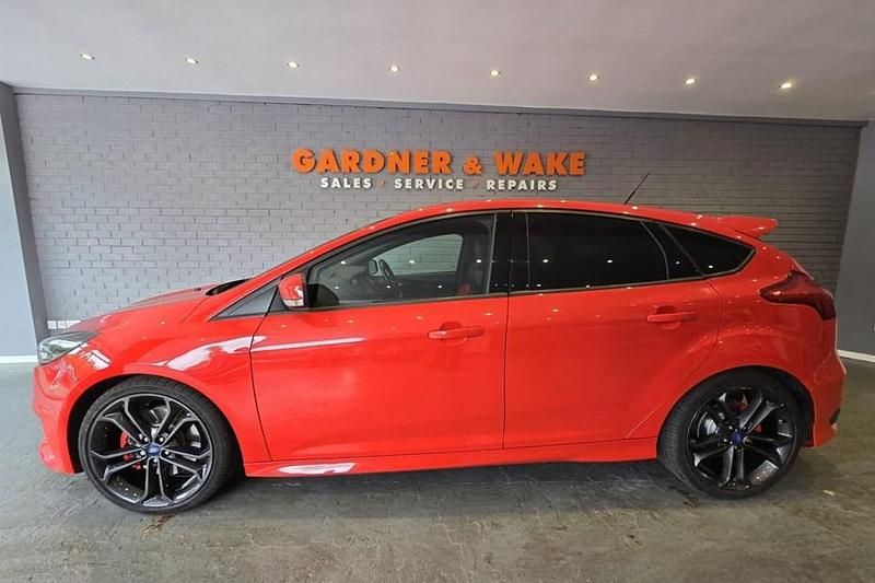 Red Used 2016 Ford Focus ST Hatchback | £6,995 (Good price) - Image 1/1