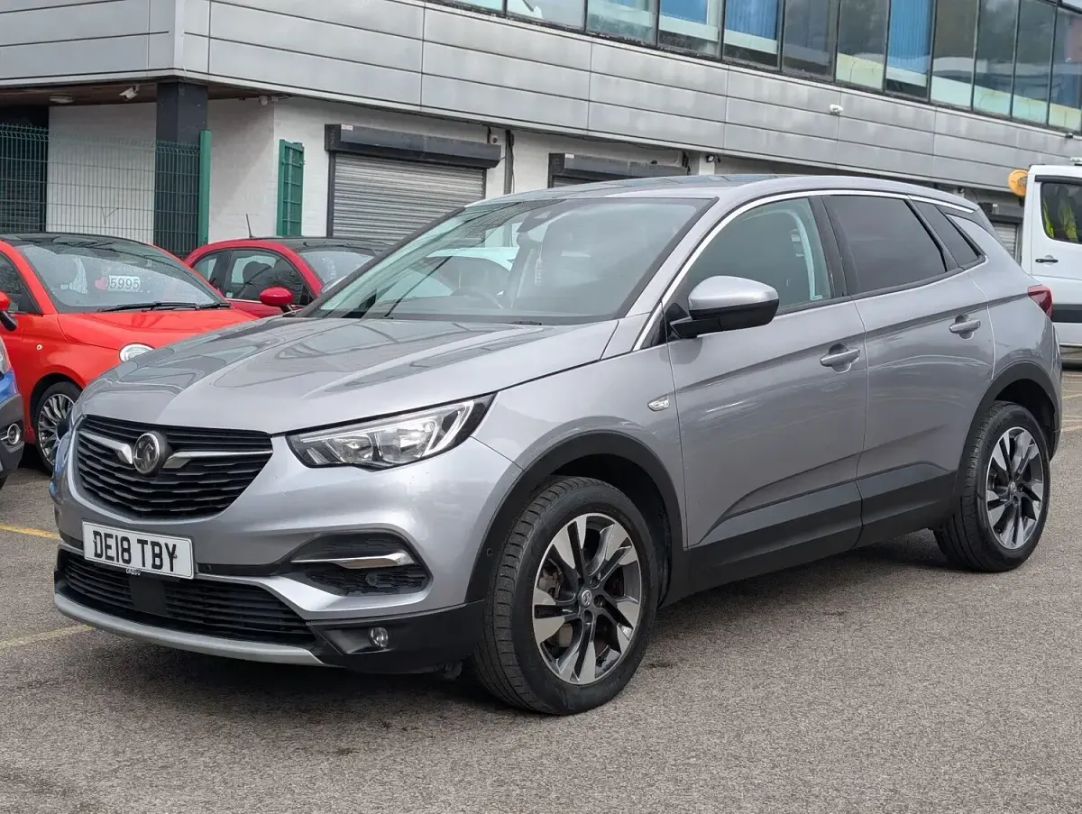 Used Vauxhall Grandland X Sport 130 HP (95 kW) 2018 Grey SUV