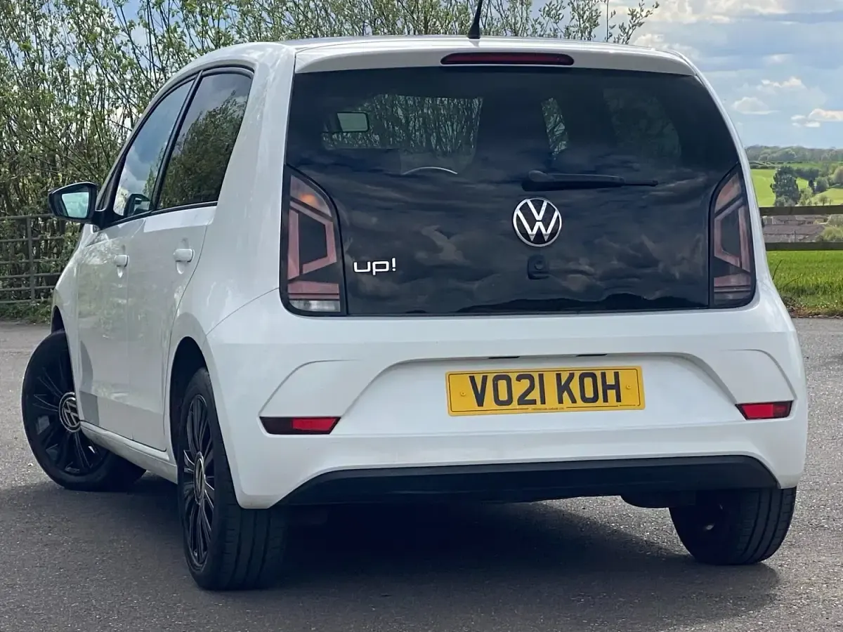Used VW up! Black Edition 65 HP (47 kW) 2021 Pure white Hatchback