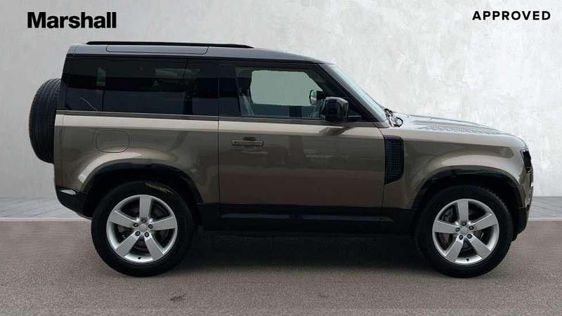Usado Land Rover Defender HSE Dynamic 350 HP (257 kW) 2024 Castanho SUV