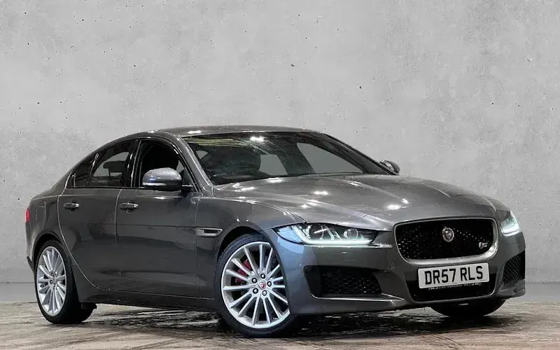 Usado Jaguar XE Supercharged 340 HP (250 kW) 2016 Sedan