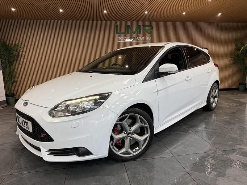 Used Ford Focus ST 2014 White Hatchback