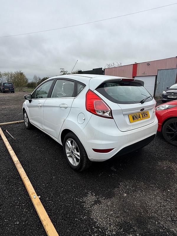 Used Ford Fiesta Zetec 2014 White Hatchback