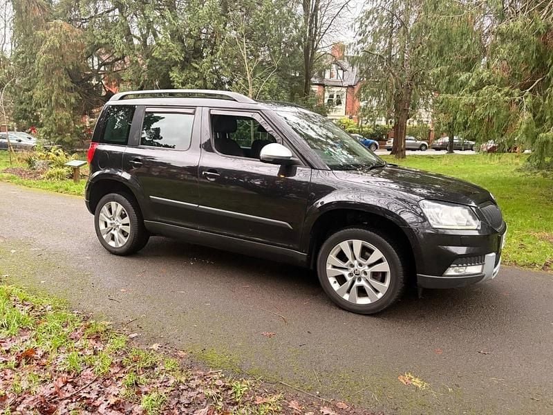 Black Used 2015 Skoda Yeti Elegance SUV | £6,199 (Fair price) - Image 1/4