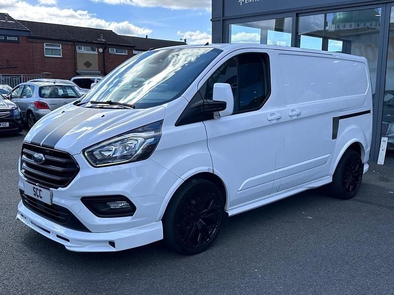 Used Ford Transit Custom Limited 170 HP (125 kW) 2019 White Van